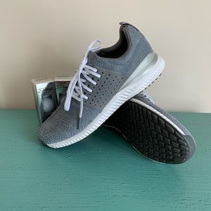 Adidas Adicross Golf Shoes + 2x sleeve of Titleist ProV1x Golf Balls